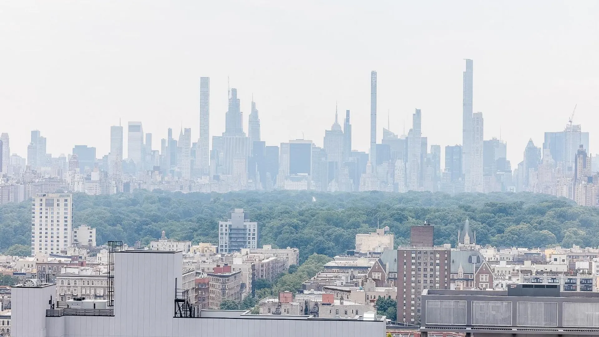 Skyline Spectacle Modern Designer Studio With Panoramic Nyc Views Apartment New York United States