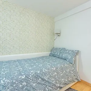 cascais-seaside-duplex-200m-from-the-beach.hotels-lisbon-portugal.com/