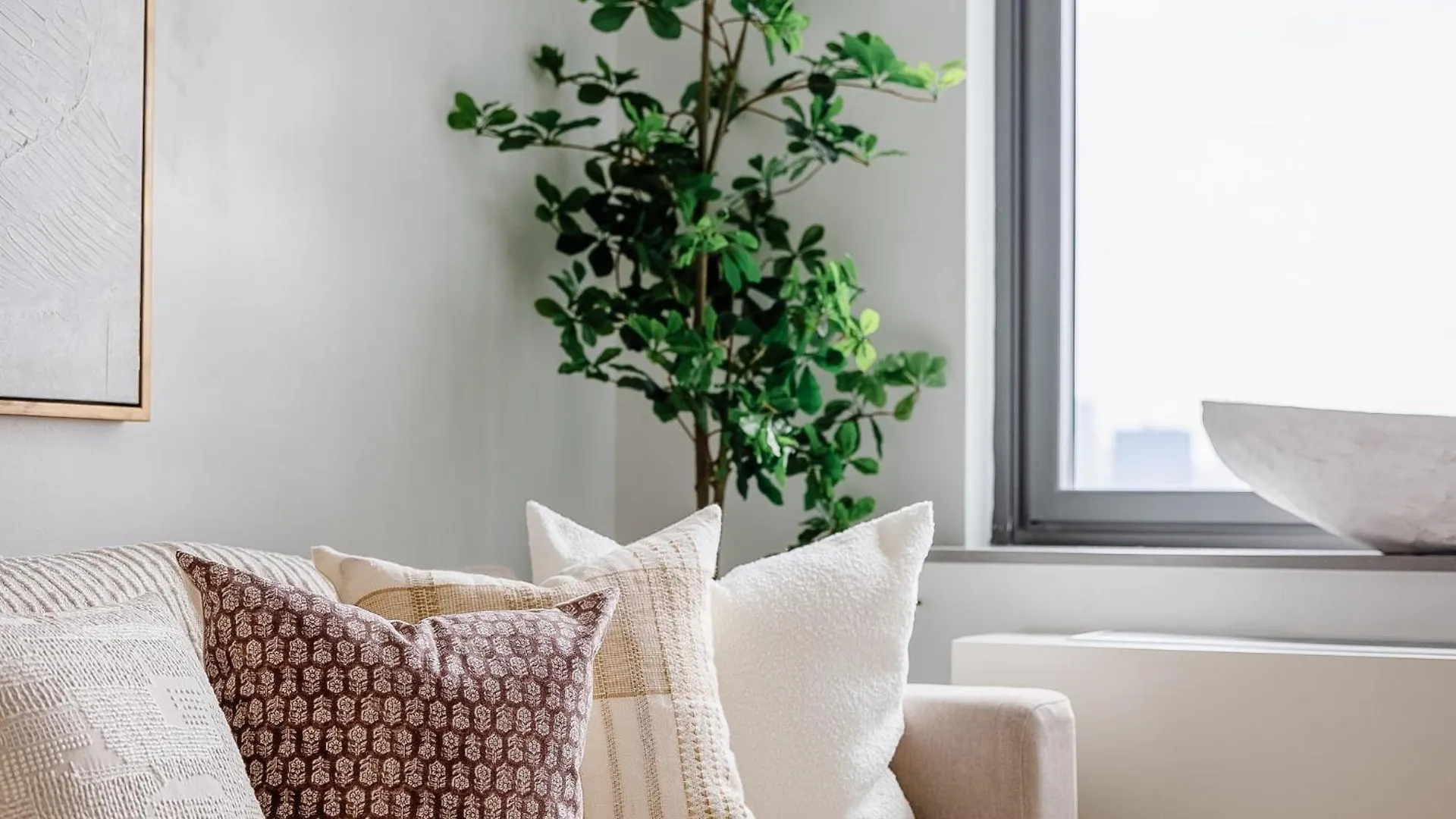 Skyline Spectacle Modern Designer Studio With Panoramic Nyc Views Apartment New York United States